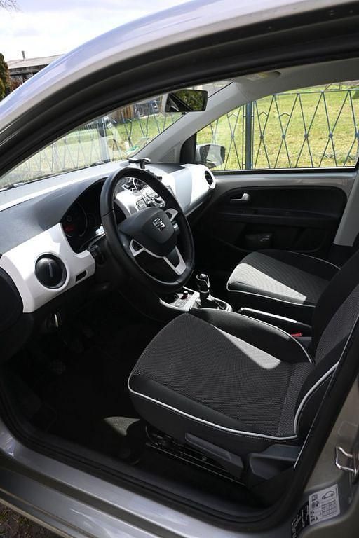 Gebraucht Seat Mii Chic 68 PS (50 kW) 2018 Silber Kleinwagen