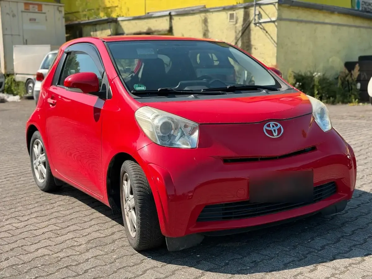 Gebraucht Toyota iQ 68 PS (50 kW) 2009 Rot Kleinwagen
