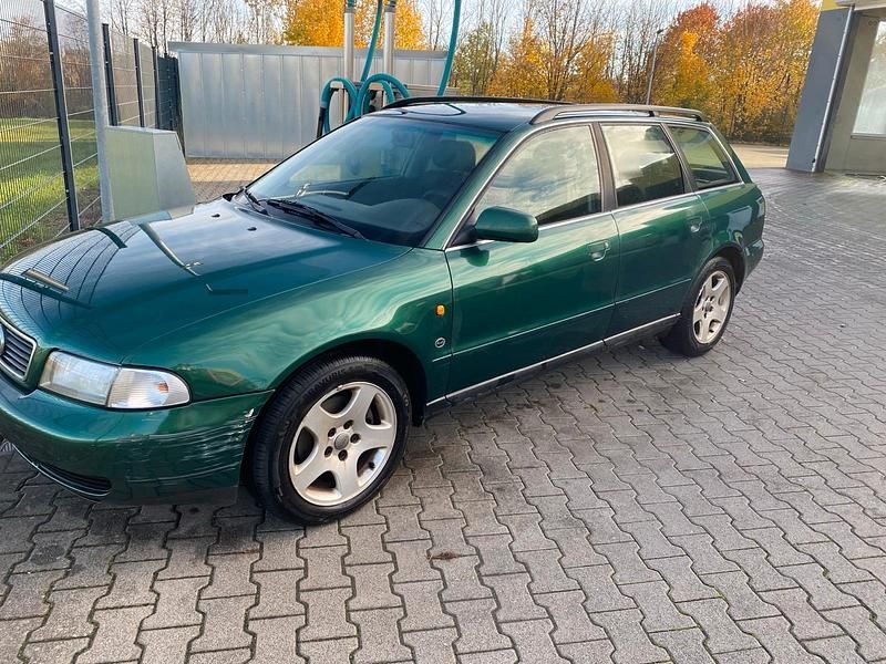 Grün Gebraucht 1999 Audi A4 Kombi | 899 € (Superpreis) - Bild 1/4