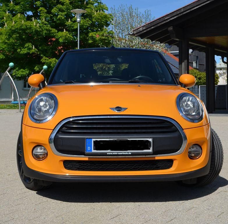 Second-hand Mini One Cabriolet 102 CP (75 kW) 2017 Portocaliu Cabrio