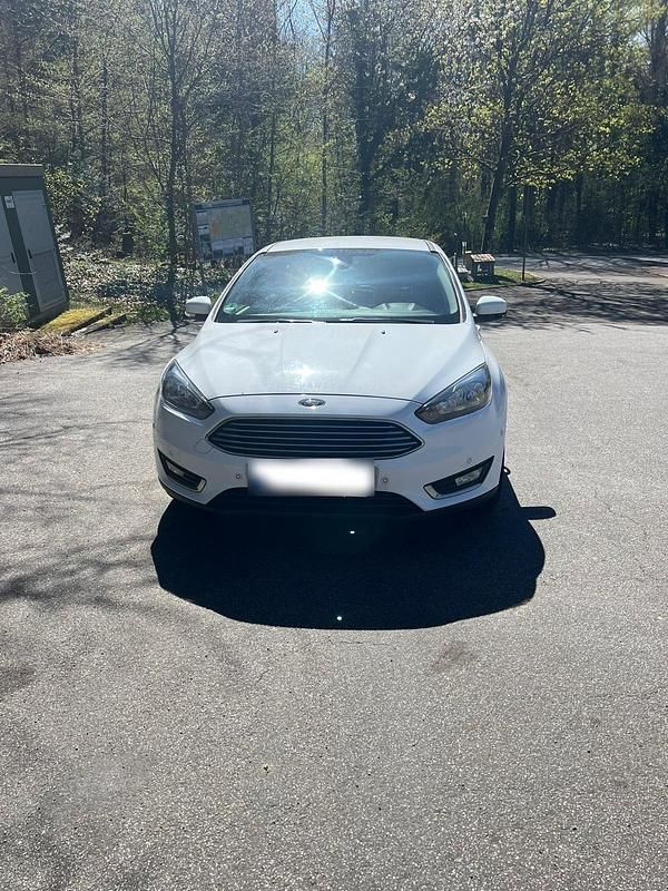 Gebraucht Ford Focus 120 PS (88 kW) 2018 Weiß Kombi