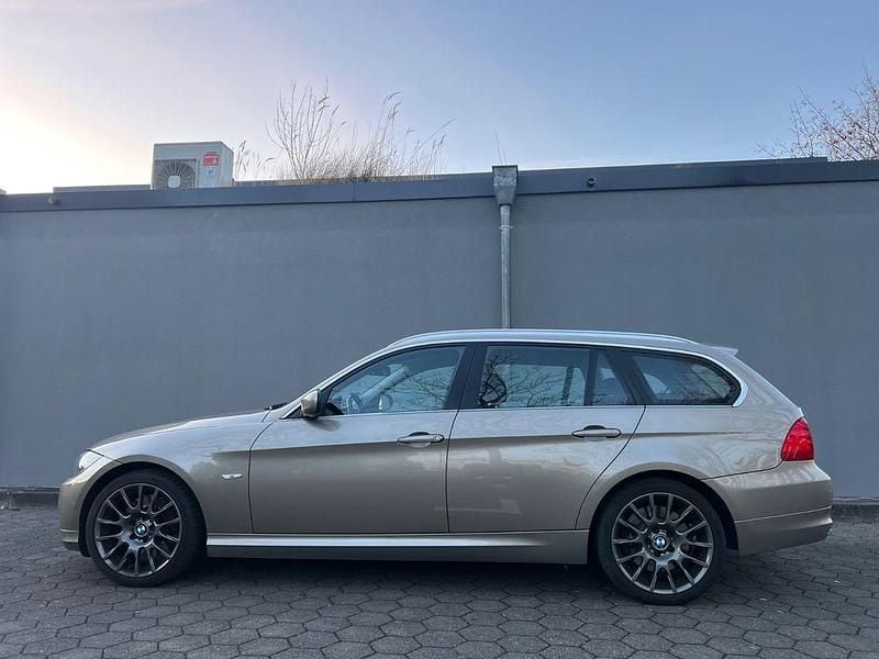 Gebraucht BMW 335 Exclusive 306 PS (225 kW) 2011 Gold Kombi