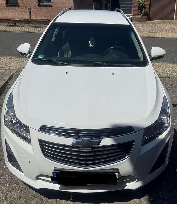 Weiß Gebraucht 2013 Chevrolet Cruze LTZ Kombi | 4.000 € (Guter Preis) - Bild 1/4