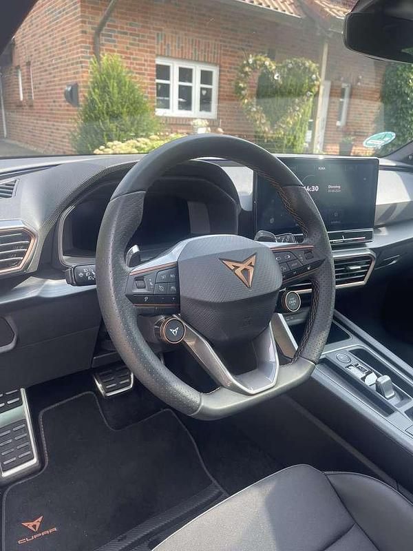 Gebraucht Cupra Leon Basis 245 PS (180 kW) 2023 Grau Limousine