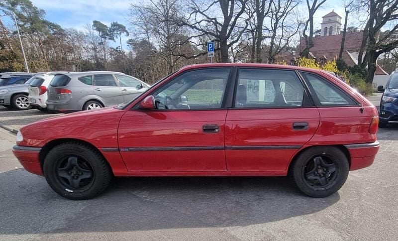 Gebraucht Opel Astra 75 PS (55 kW) 1997 Rot Coupé
