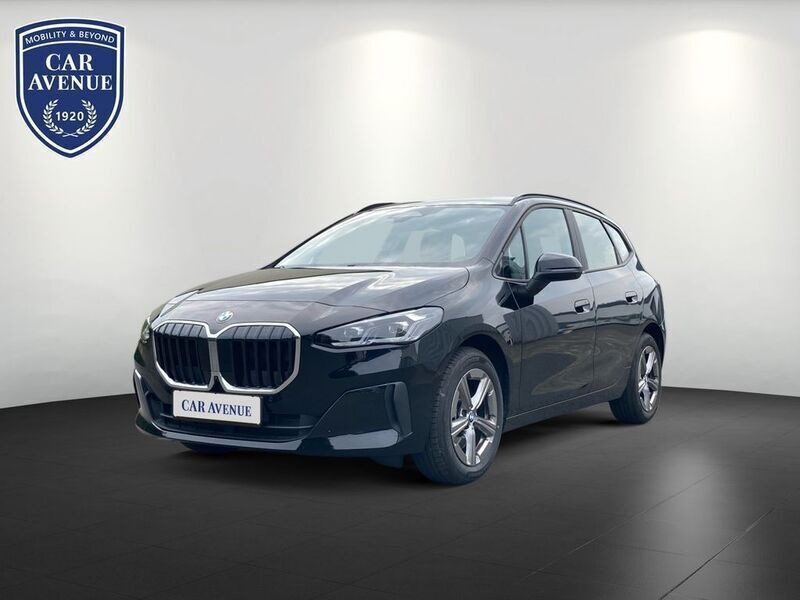 Schwarz (schwarz) Gebraucht 2024 BMW 223 Active Tourer Luxury Line Van / Kleinbus | 35.890 € (Guter Preis) - Bild 1/4