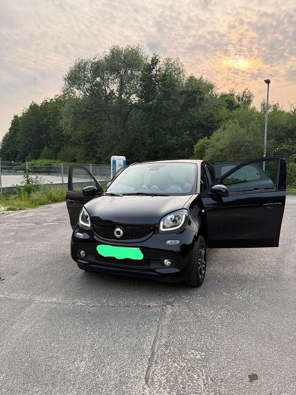 Schwarz Gebraucht 2014 Smart ForFour Prime Limousine | 5.750 € (Fairer Preis) - Bild 1/4
