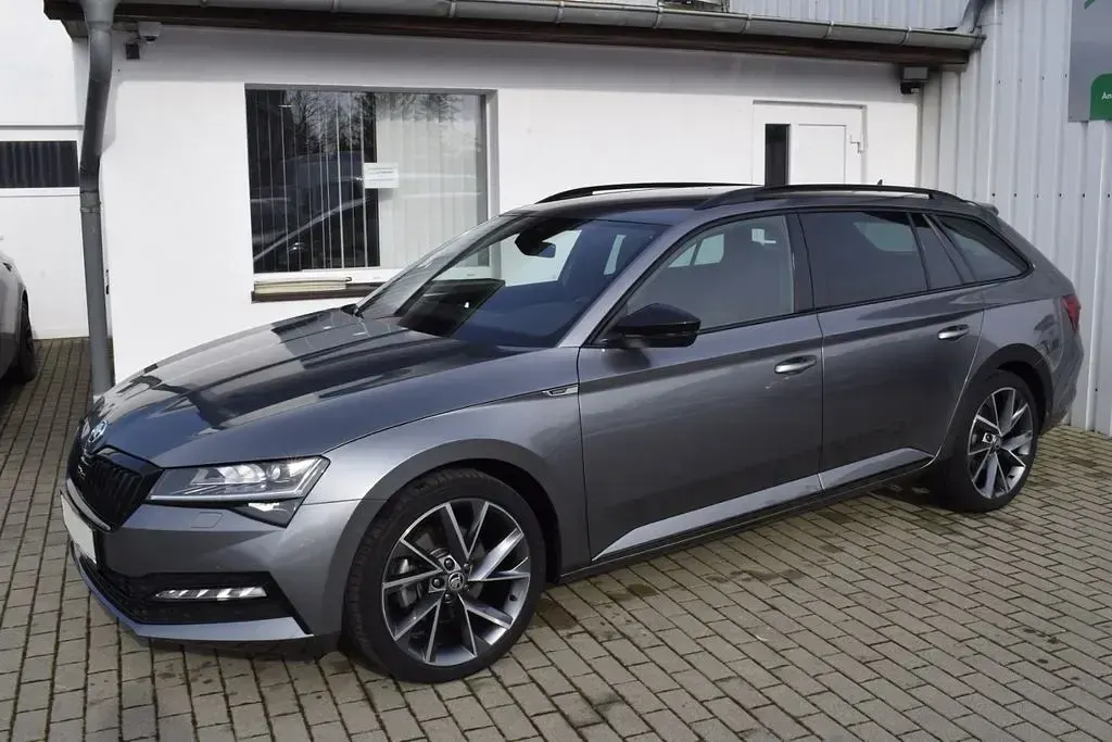 Gebraucht Skoda Superb SportLine 200 PS (147 kW) 2024 Grau Kombi