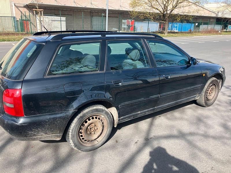 Gebraucht Audi A4 125 PS (91 kW) 1998 Schwarz Kombi