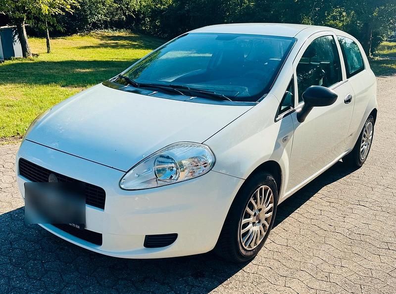 Weiß Gebraucht 2012 Fiat Punto Kleinwagen | 2.790 € (Fairer Preis) - Bild 1/4
