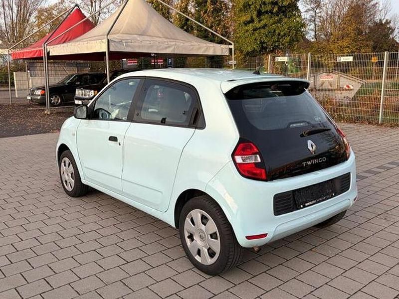Second-hand Renault Twingo Expression 71 CP (52 kW) 2015 Albastru Hatchback