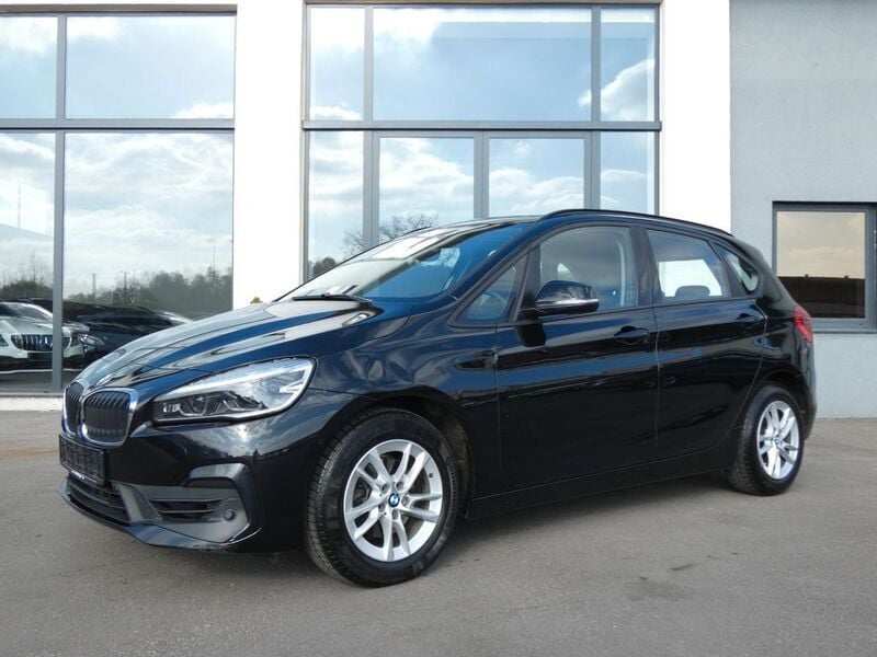 Schwarz Gebraucht 2018 BMW 218 Active Tourer Advantage Van / Kleinbus | 13.990 € (Guter Preis) - Bild 1/4