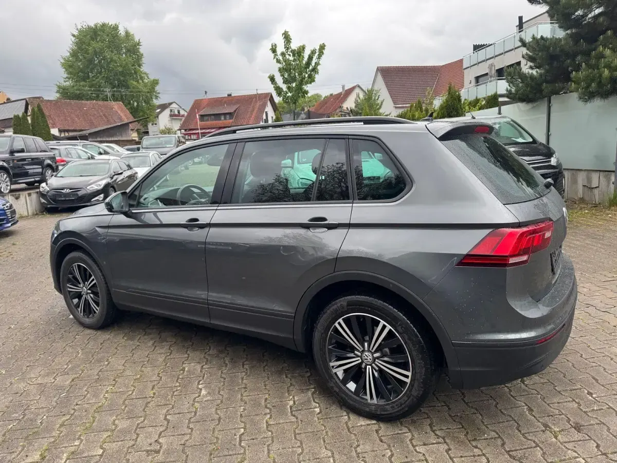 Gebraucht VW Tiguan 116 PS (85 kW) 2017 Grau SUV
