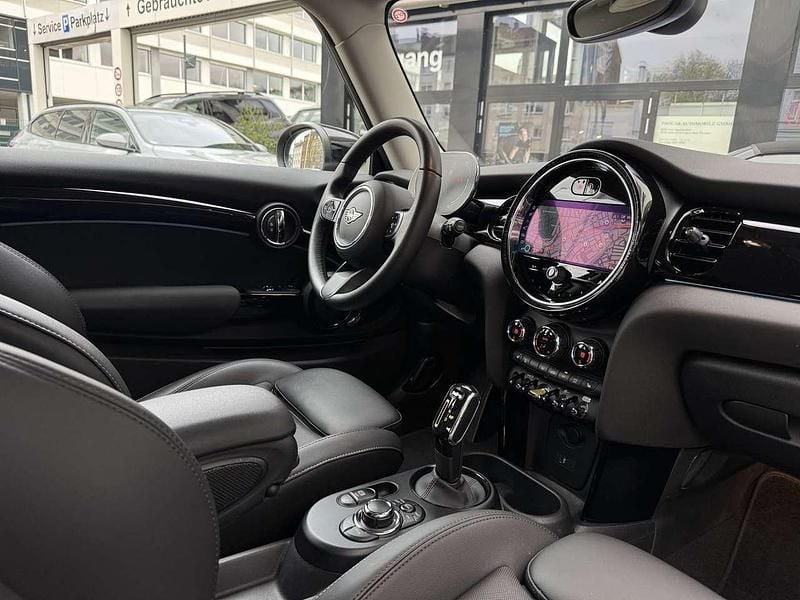 Gebraucht Mini Cooper SE Classic 135 kW (184 PS) 2023 British racing green Kleinwagen