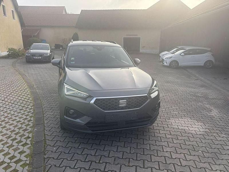 Grau Gebraucht 2019 Seat Tarraco 4Drive SUV | 21.800 € (Guter Preis) - Bild 1/4