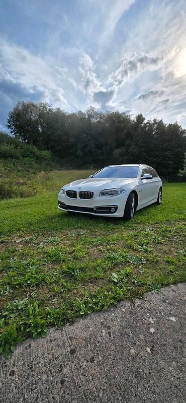 Weiß Gebraucht 2016 BMW 525 Luxury Line Kombi | 16.200 € (Fairer Preis) - Bild 1/4