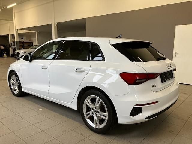 Gebraucht Audi A3 Sportback e-tron 204 PS (150 kW) 2022 Ibisweiß Kleinwagen