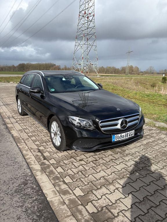 Second-hand Mercedes E350 258 CP (189 kW) 2017 Negru Berlinǎ