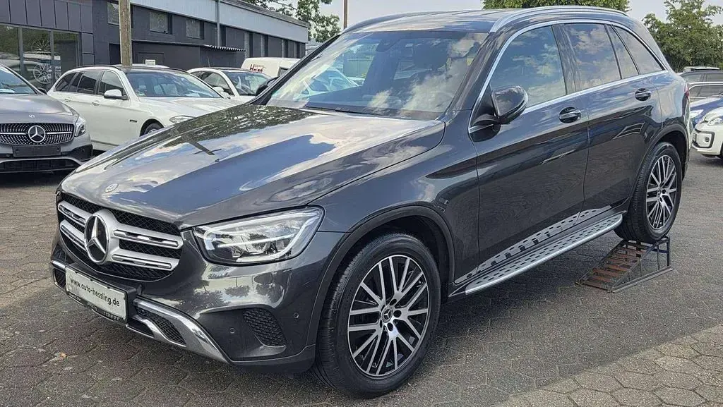 Gebraucht Mercedes GLC220 194 PS (142 kW) 2019 Grafitgrau  metalliclack SUV