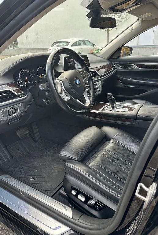 Gebraucht BMW 730 265 PS (194 kW) 2017 Schwarz Limousine