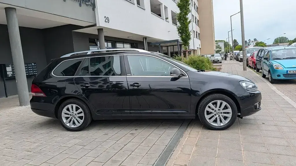 Gebraucht VW Golf VI Style 105 PS (77 kW) 2011 Schwarz Kleinwagen
