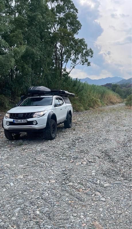 Weiß Gebraucht 2018 Mitsubishi L200 Abholung | 45.900 € - Bild 1/4