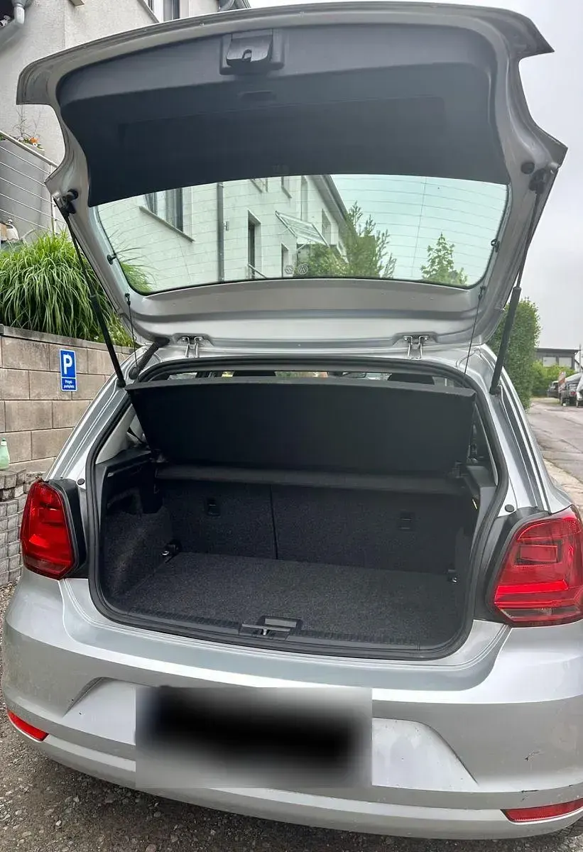 Gebraucht VW Polo Trendline 60 PS (44 kW) 2015 Silber Kleinwagen
