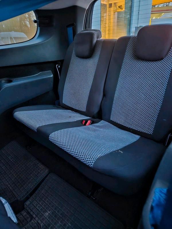 Gebraucht Dacia Lodgy 115 PS (84 kW) 2015 Schwarz Van / Kleinbus