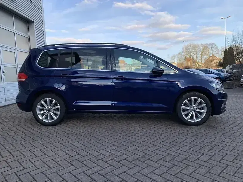 Gebraucht VW Touran 150 PS (110 kW) 2019 Blau Van / Kleinbus