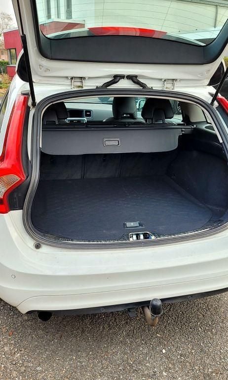 Gebraucht Volvo V60 Summum 150 PS (110 kW) 2016 Weiß Kombi