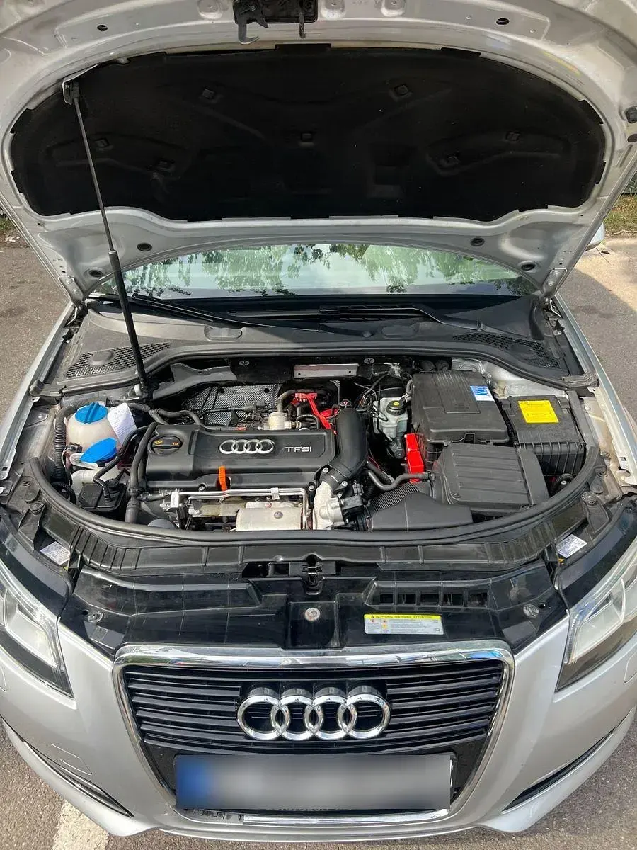 Gebraucht Audi A3 Sportback Sport 125 PS (91 kW) 2012 Silber Kleinwagen
