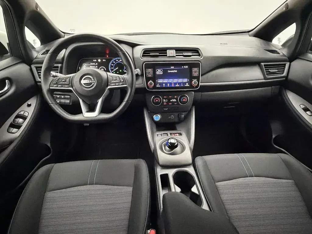 Gebraucht Nissan Leaf Acenta 110 kW (150 PS) 2023 Weiß Kleinwagen