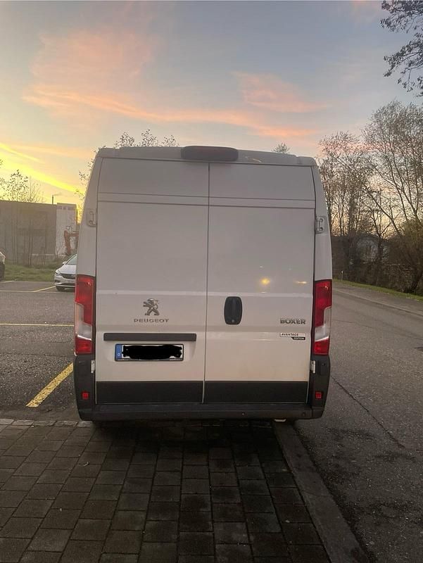 Gebraucht Peugeot Boxer Avantage 131 PS (96 kW) 2019 Weiß Van