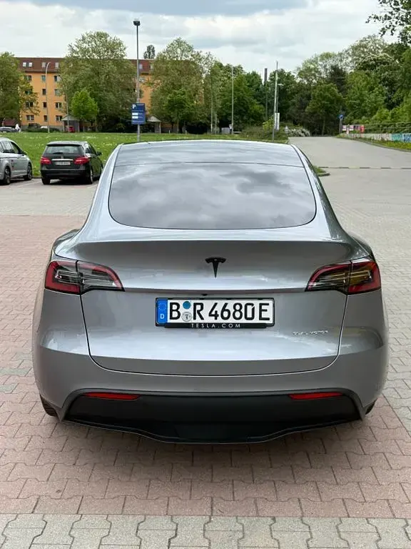 Usado Tesla Model Y Long Range AWD 274 kW (373 CV) 2023 Gris SUV