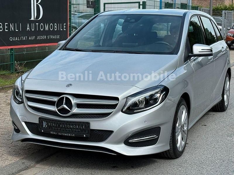 Silber Gebraucht 2017 Mercedes B200 Urban Van / Kleinbus | 18.890 € (Fairer Preis) - Bild 1/4