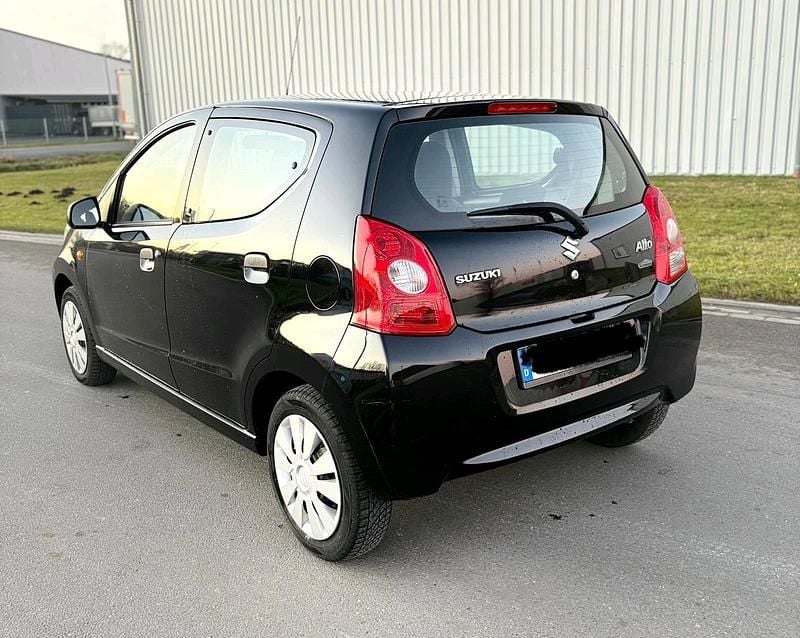 Schwarz Gebraucht 2013 Suzuki Alto Kleinwagen | 2.450 € (Fairer Preis) - Bild 1/4