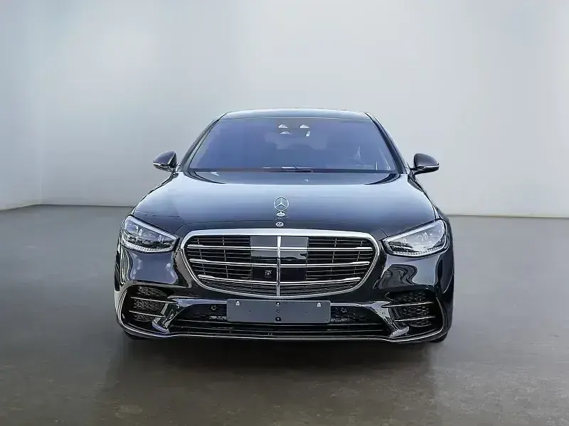 Gebraucht Mercedes S500 AMG 435 PS (319 kW) 2025 Schwarz Limousine
