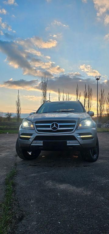 Gebraucht Mercedes GL350 211 PS (155 kW) 2010 Grau SUV