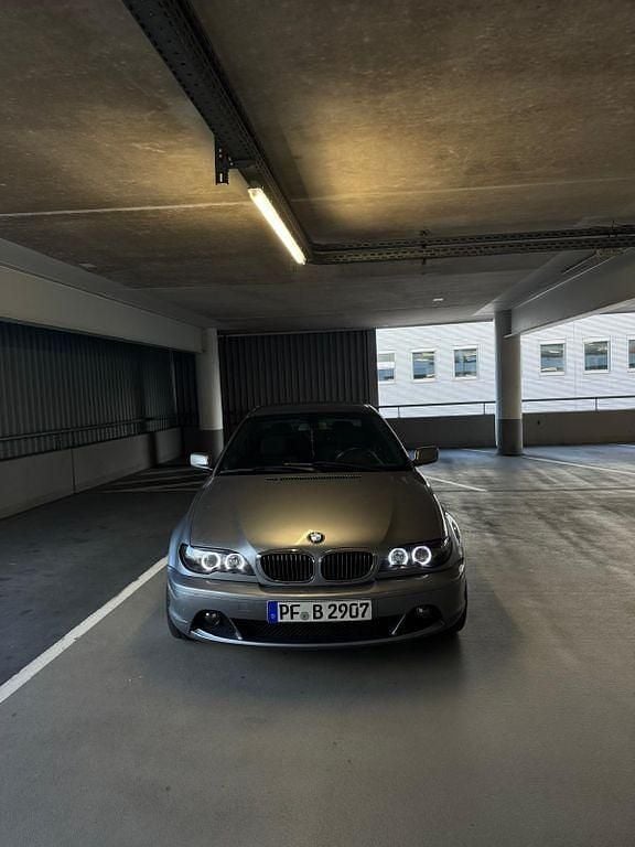 Grau Gebraucht 2006 BMW 320 Sport Line Coupé | 4.500 € (Guter Preis) - Bild 1/4