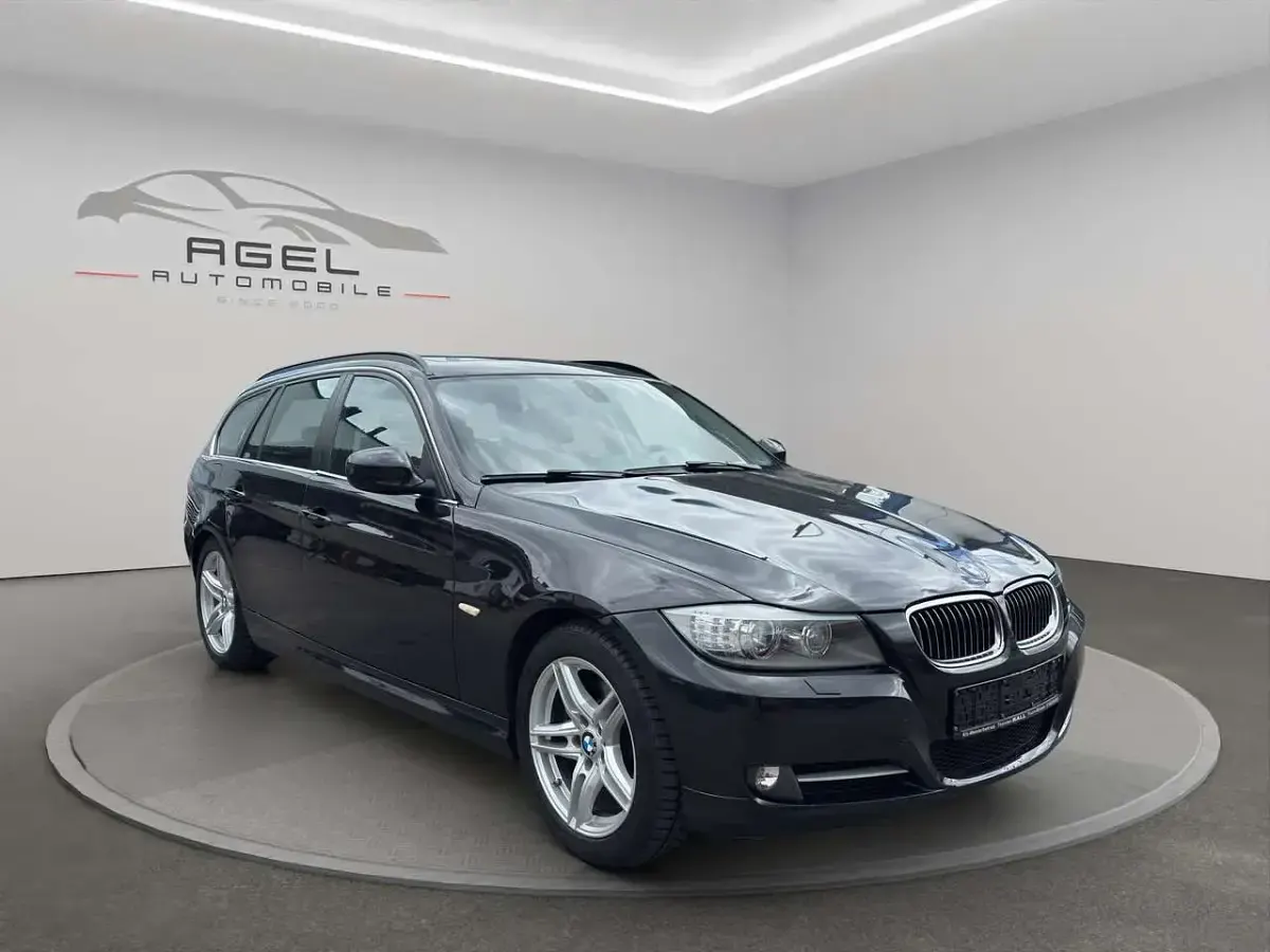 Gebraucht BMW 325 204 PS (150 kW) 2011 Black sapphire metallic Kombi