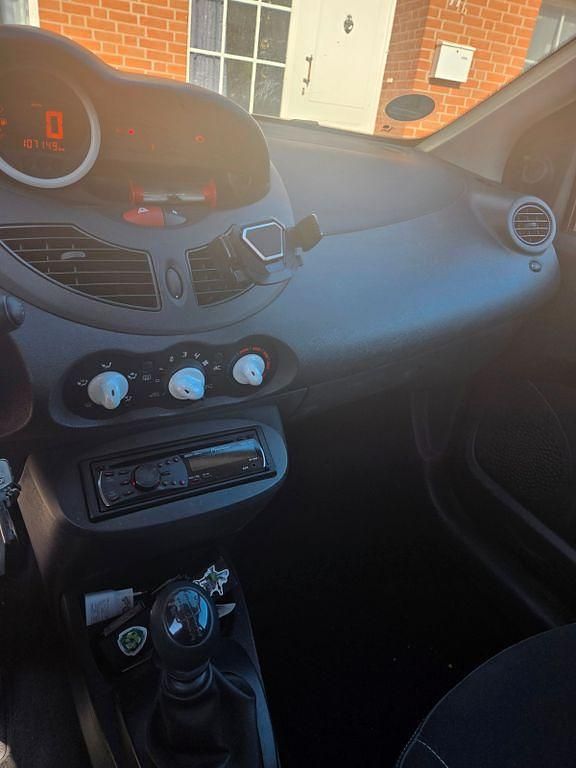 Gebraucht Renault Twingo Authentique 75 PS (55 kW) 2011 Rot Kleinwagen