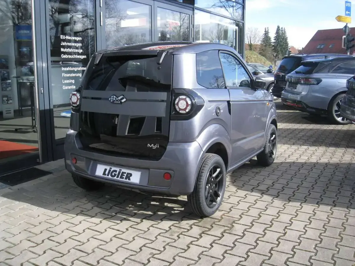 Neu Ligier Myli 2026 Toledorot metallic Kleinwagen