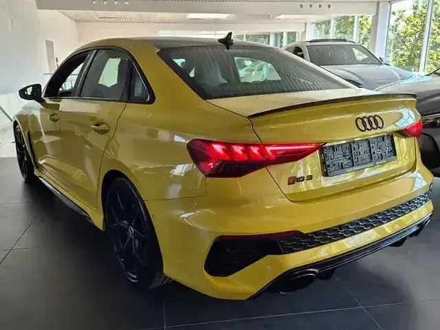 Gebraucht Audi RS3 Sport 400 PS (294 kW) 2022 Pythongelb metallic Limousine