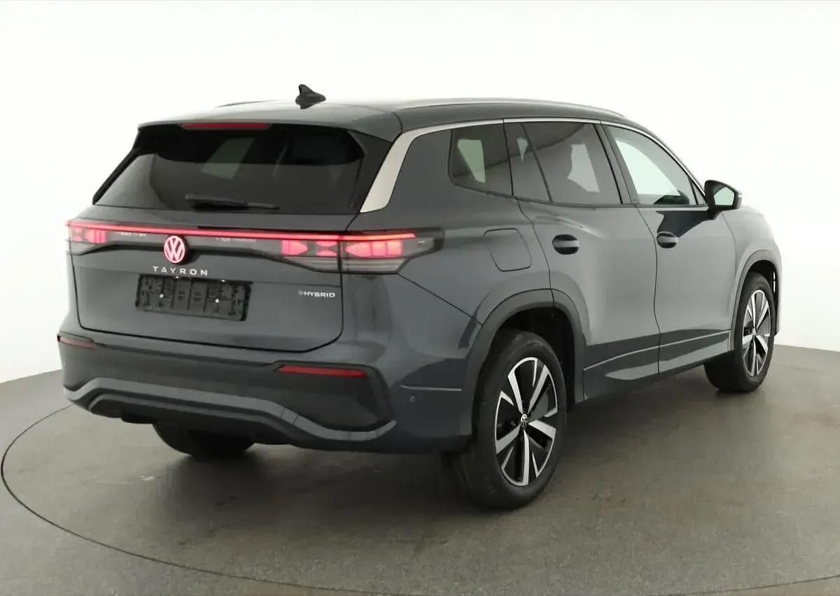 Neu VW Tayron Life 204 PS (150 kW) 2025 Delfingrau metallic SUV