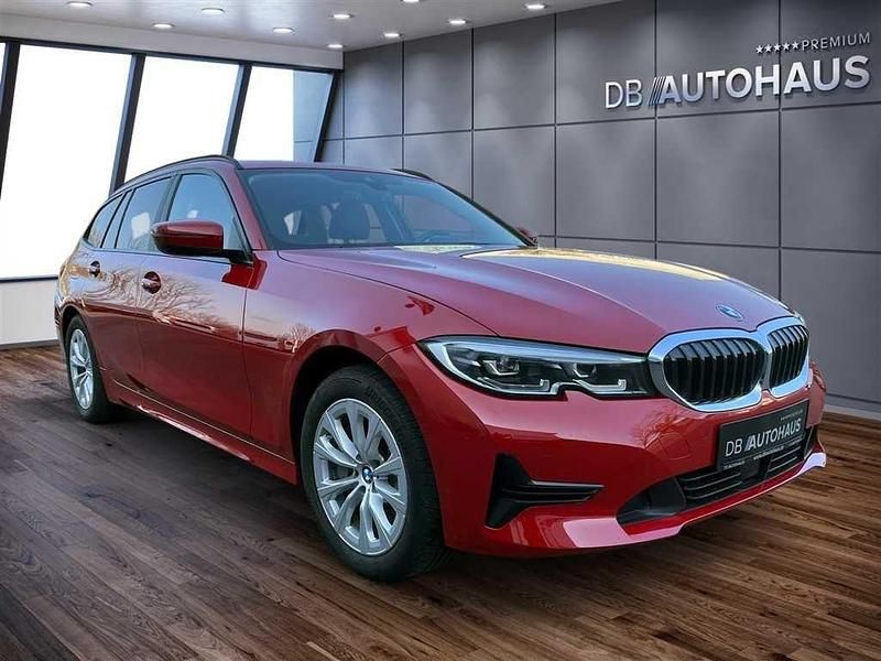Gebraucht BMW 330e Advantage 292 PS (214 kW) 2021 Rot Kombi