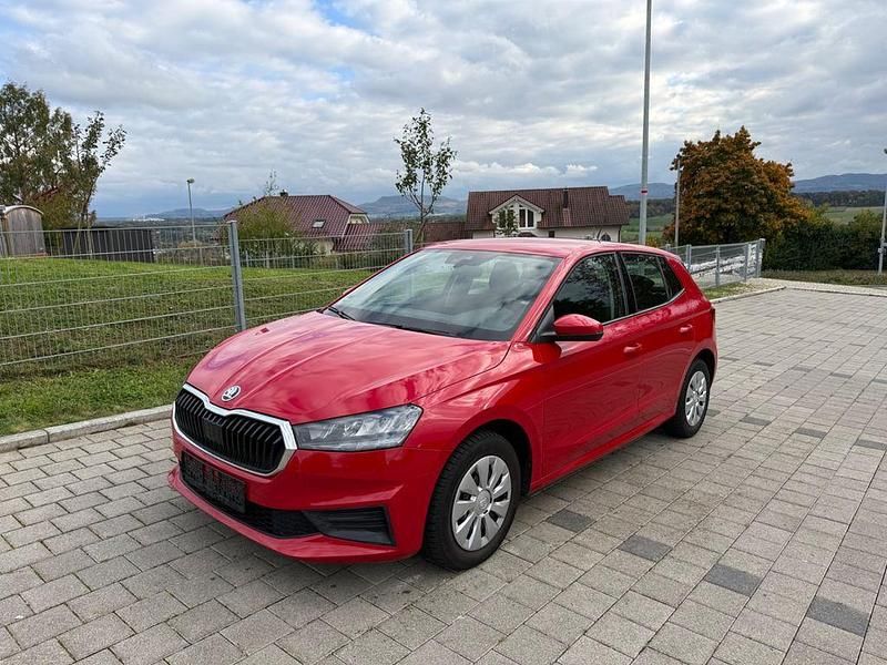Rot Gebraucht 2022 Skoda Fabia Active Kleinwagen | 11.999 € (Guter Preis) - Bild 1/4