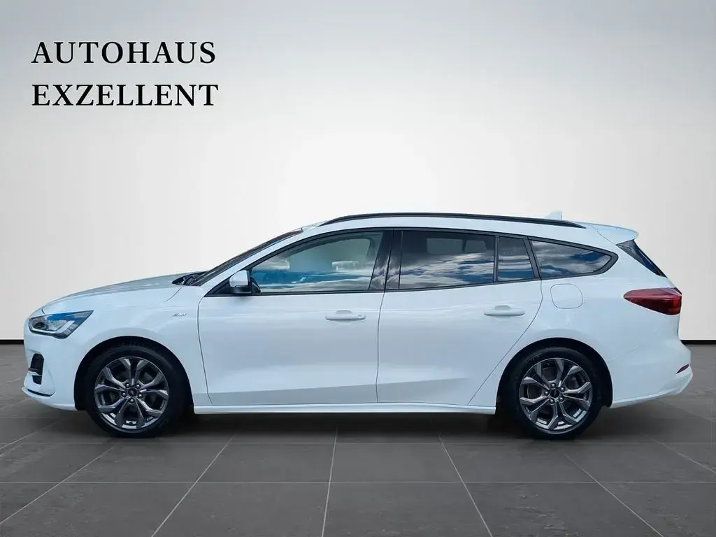 Gebraucht Ford Focus ST-Line 125 PS (91 kW) 2022 Andere Limousine