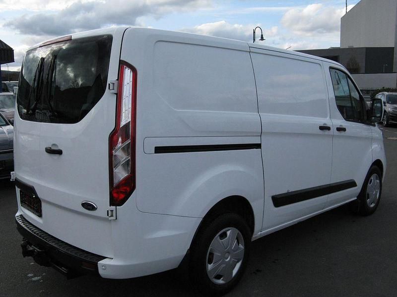 Second-hand Ford Transit Custom 131 CP (96 kW) 2020 Alb Monovolum