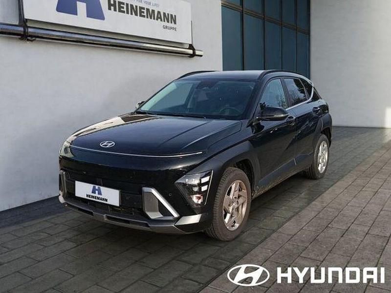 Abyss black Gebraucht 2025 Hyundai Kona Trend SUV | 24.950 € (Fairer Preis) - Bild 1/4