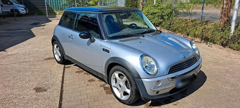 Begagnad Mini ONE 2002 Silver Halvkombi